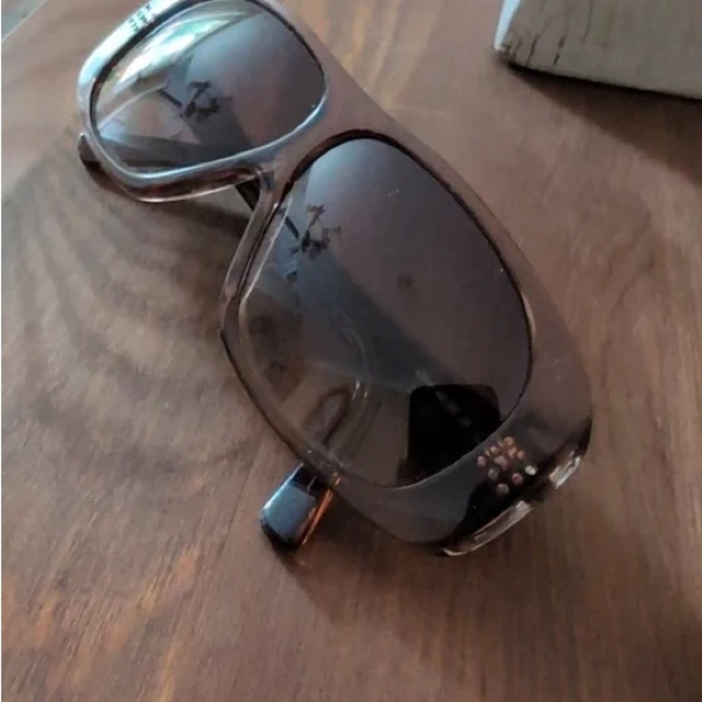 Elegant Gray Sunglasses